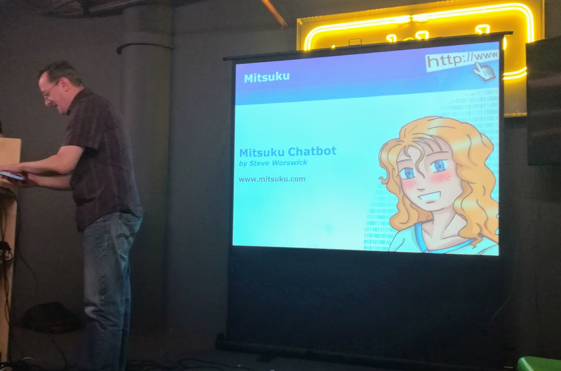 ¡Mis primeros pasos con AIML y la oportunidad de ver a Mitsuku, tres veces ganador del Premio Loebner Turing Test!