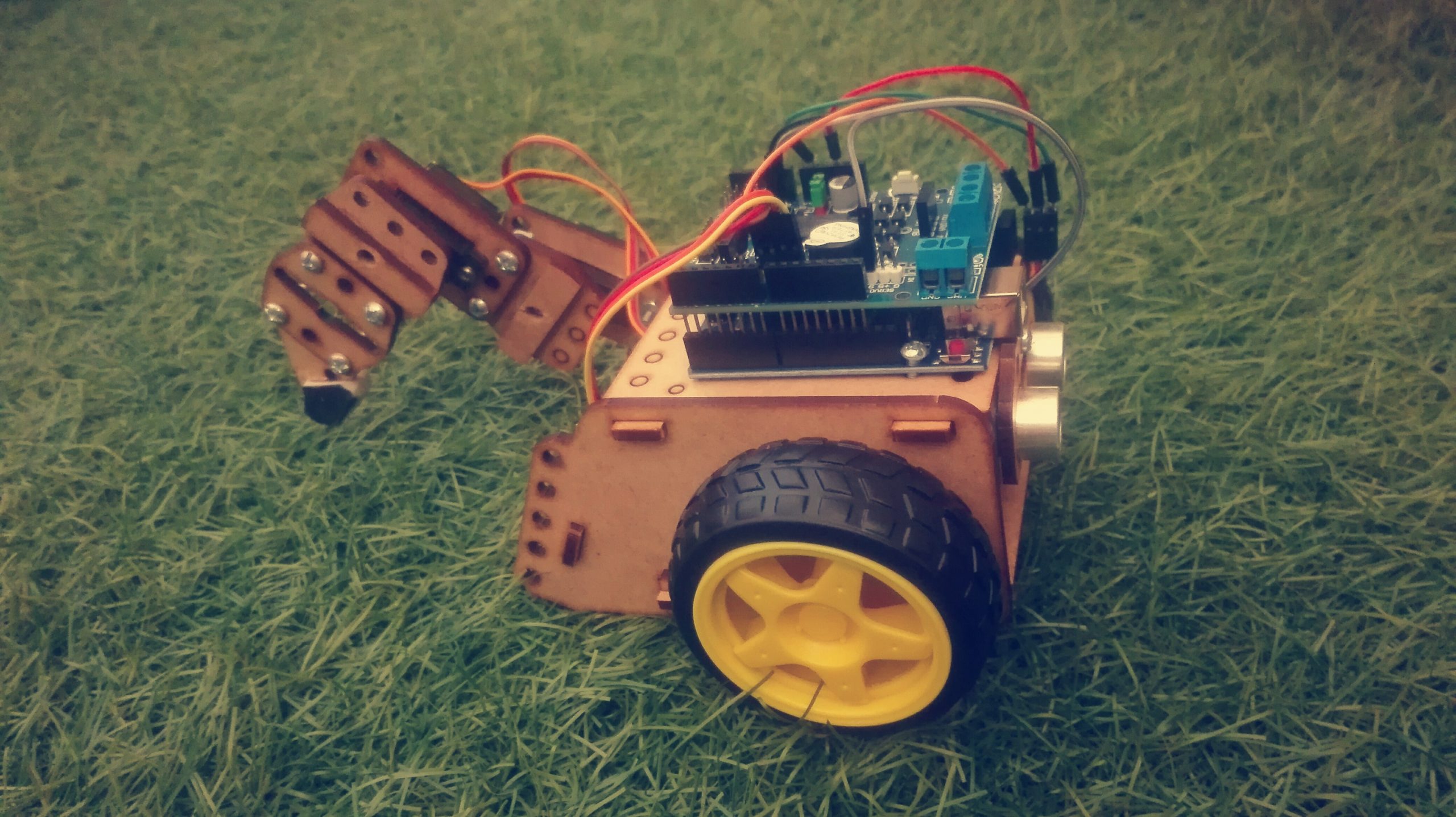 Q-learning con Arduino: Crawling Robot (Español) ARDUINO scaled
