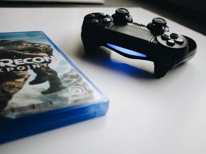 Asistentes virtuales y videojuegos Asistentes virtuales y videojuegos