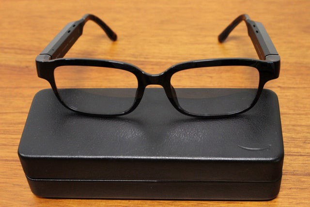 alexa-gafas-anillos