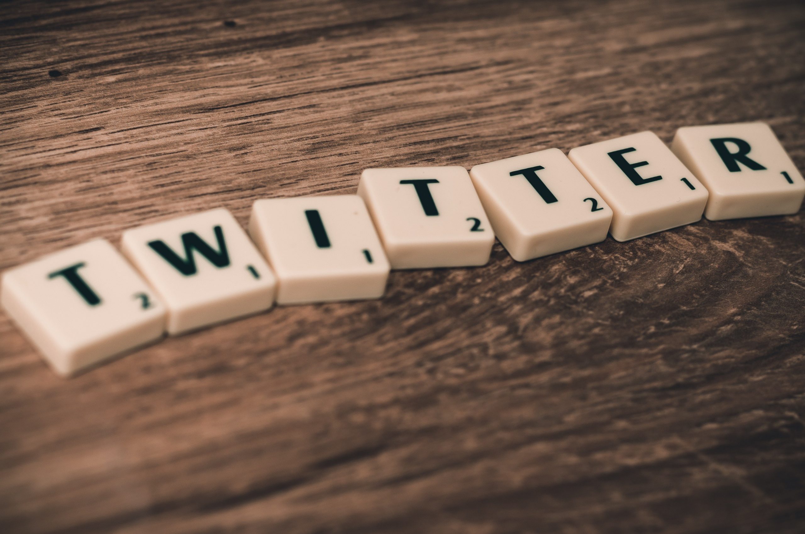 como crear un chatbot en Twitter con DialogFlow scaled