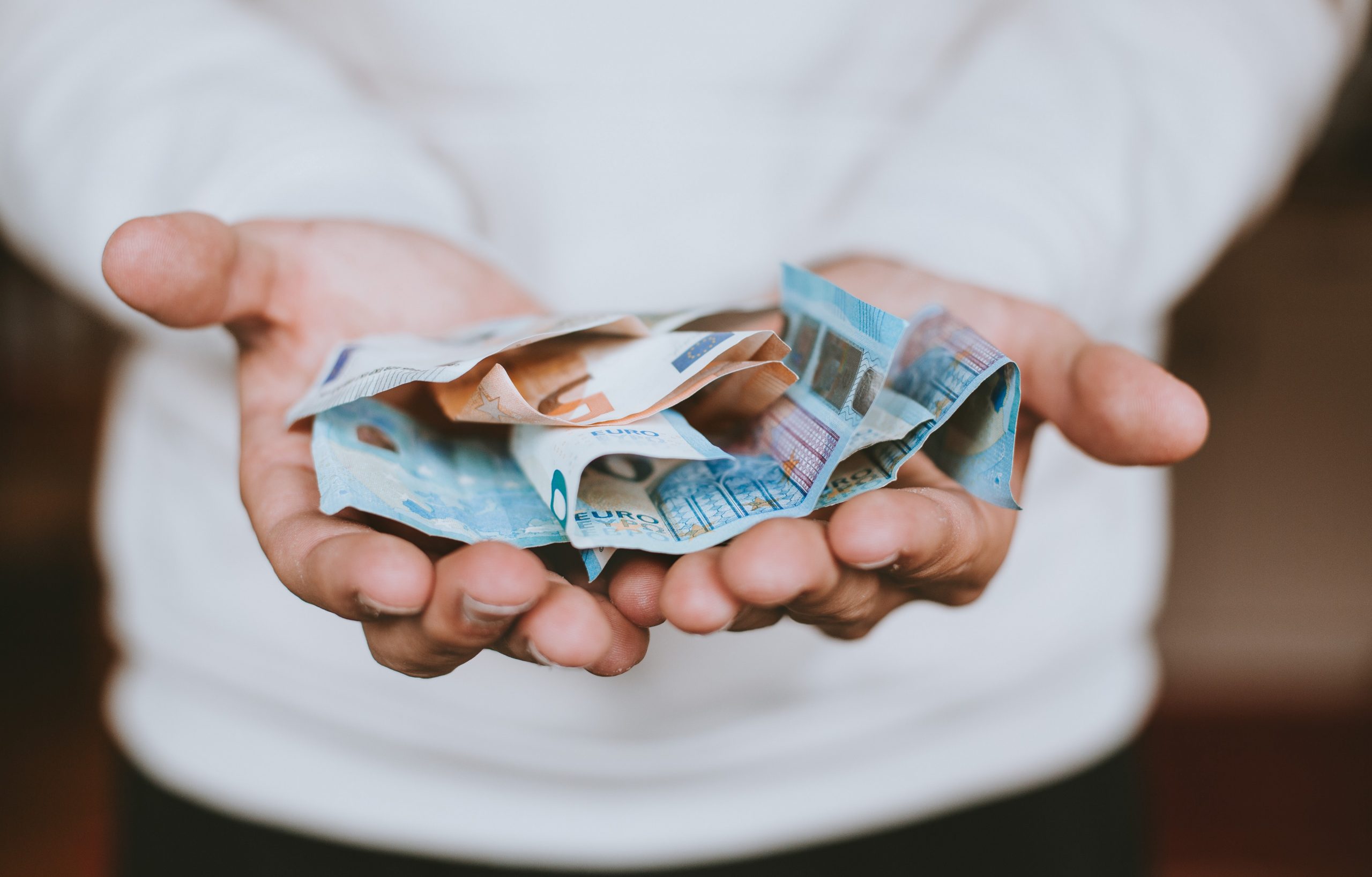 Las 5 mejores formas legales de ganar dinero con chatbots 0UqLrsyxpEB 5EWgC scaled