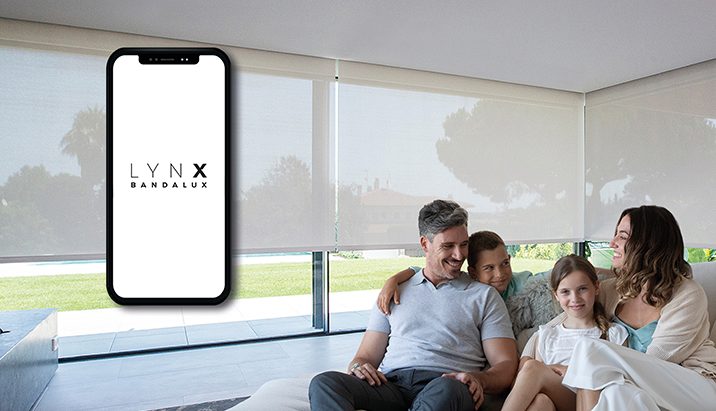 Bandalux implementa un chatbot en LYNX, su nueva solución de cortinas inteligentes CABECERA WEB LYNX 716x481 phone 0 e1649064184303